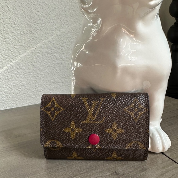 Louis Vuitton Monogram 6-Ring Key Holder - Picture 1 of 8
